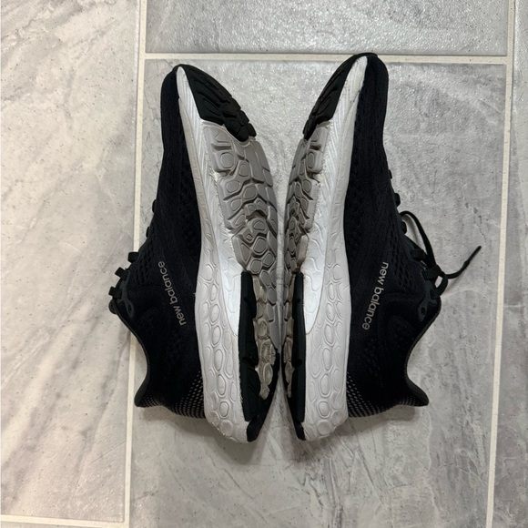 New Balance 880 V13  Black Running shoes - Picture 3 of 5